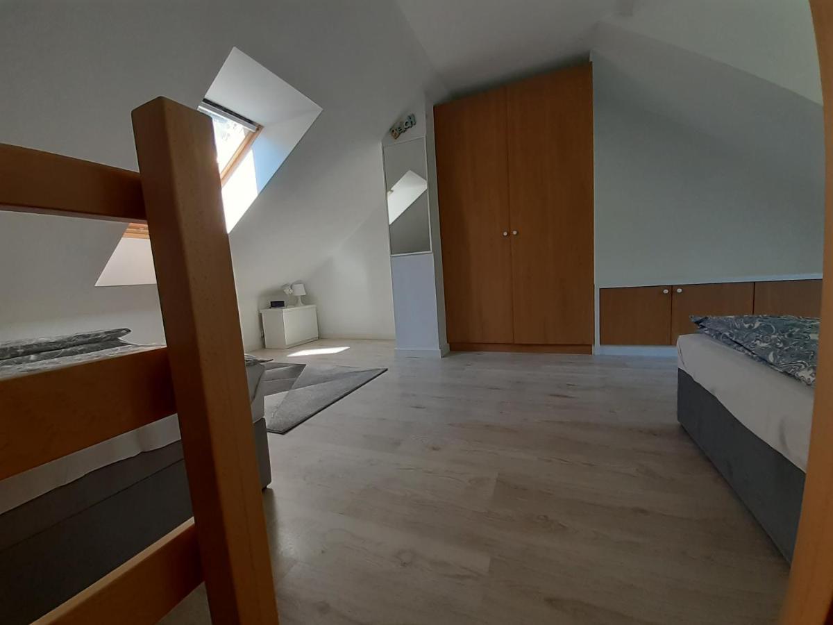 Komfortowy Apartament Dwupoziomowy W Cichej Okolicy Pobierowo Esterno foto